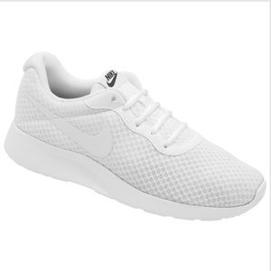 Nike tanjun sneakers